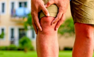 erős sajgó fájdalom a térdben a lábak kis ízületeinek kezelése