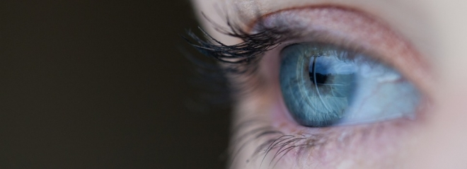 hogyan történik a látásműtét videó
