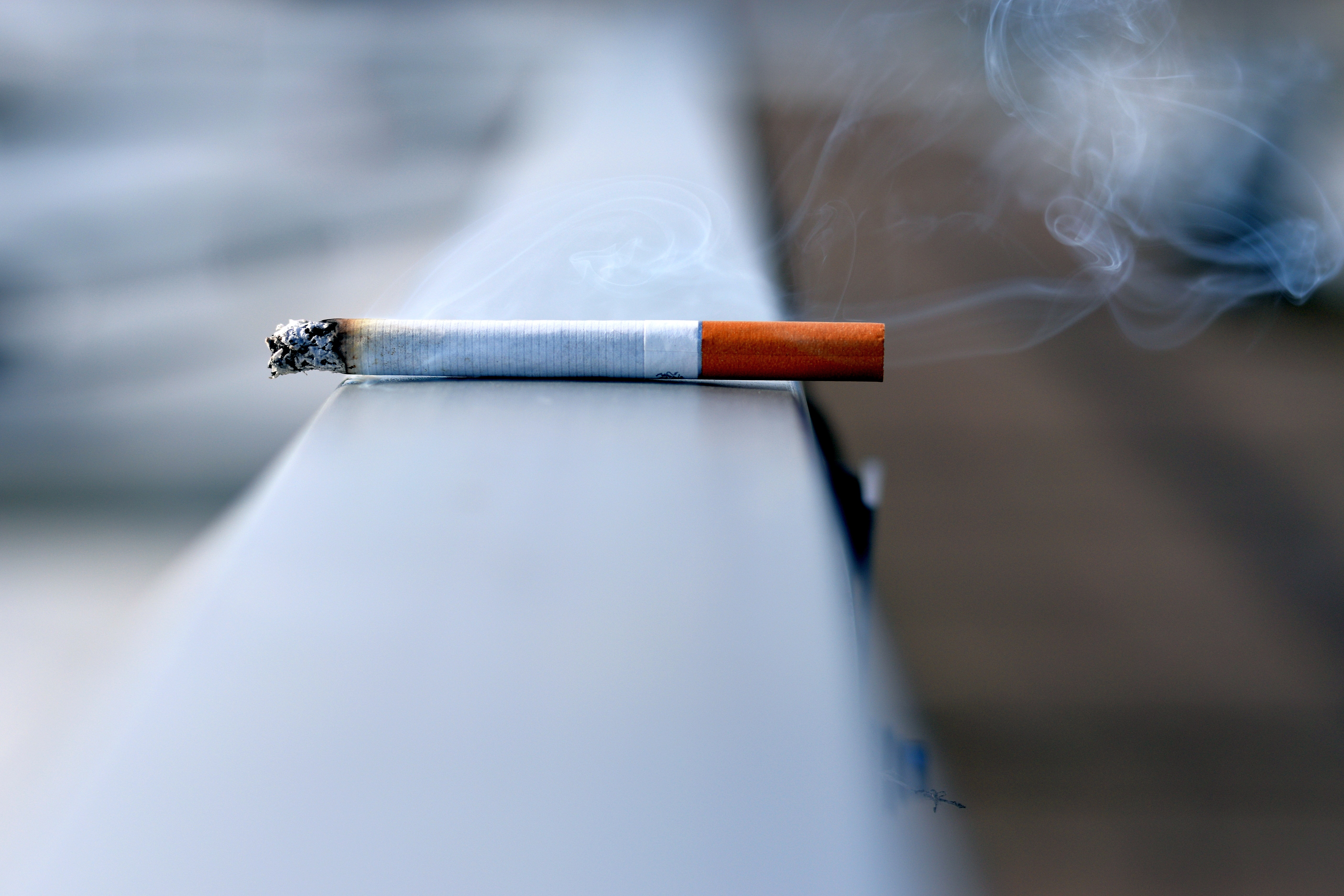 dohányzásellenes embléma hagyja abba a dohányzást egyenesen