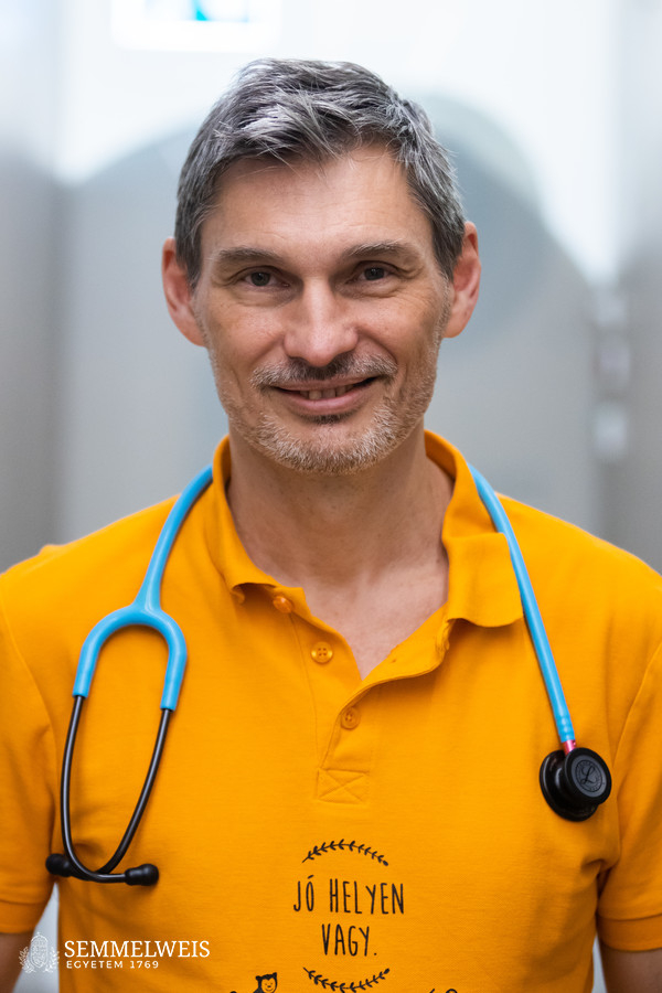 dr. Krivácsy Péter, a Semmelweis Egyetem Gyermekklinika Sürgősségi Osztályának főorvosa